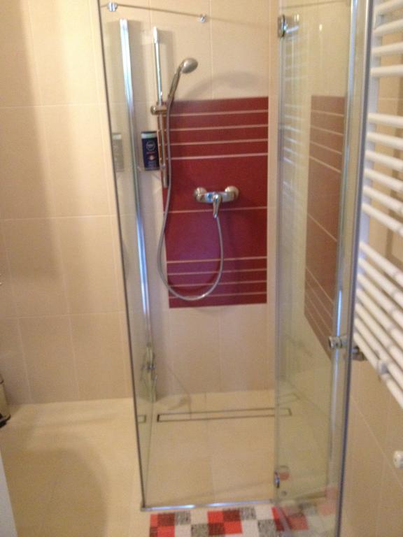 Platan Apartman بودابست الغرفة الصورة